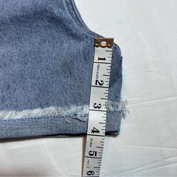 Easel Women's Mid-Rise Washed Denim Distress Shorts, Size Large - Picture 9 of 10